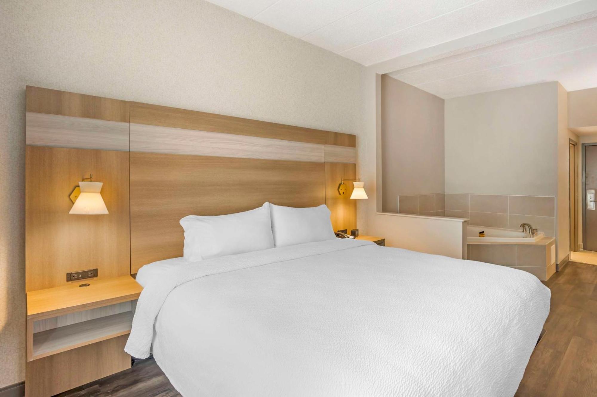 Best Western Plus Heritage Rail Inn & Suites York Exteriér fotografie